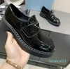 Designer Rubber Platform Ladies Casual Shoes Black Shiny Leather Sneakers Pointed Toe Business Dress Loafers spetsbox