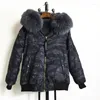 Bomber grigio mimetico invernale in pelliccia da donna, stile unisex, colletto in procione grande, giacca bomber alla moda taglie forti