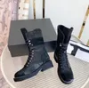 Nouveau Graphie bottes accessoires oeillets fermeture éclair à la mode avant-garde