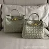 Bvbag Grandes Sacos Cassete Mulheres Andiamo Designer Bolsa De Couro Clássico Tote Fivela De Metal Tecido Tote Ombro Portátil Veneeta Capacidade Lady Basket Gjlh