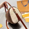 Borse a tracolla Borsa a cuscino grande in peluche di design di lusso Boston in pelliccia sintetica Tasche da 25 cm Borsa in tela Portamonete da donna