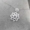 Collier pendentif Moissanite en forme de flocon de neige en or blanc 14 carats pour femmes avec pierres Moissanite rondes VVS de 8mm