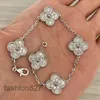 Luxury Designer Link Chain Bracelet Four-leaf Cleef Clover Womens Fashion 18k Gold Bracelets Jewelry U6 16xw9 8LE95