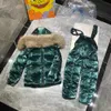 Tasarımcı Bebek Kış Giysileri Erkekler için Set Seti 0-12 Hayvan Kürk Şapka Yakası Uzun Kollu Ceket ve Pantolon Sep25