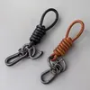 Keychains 수제 빈티지 디자이너 남성용 자동차 자동차 키 푸브 공예 보석 액세서리 245d를위한 키링 가죽 키 체인