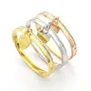 Top-Designer-Armbänder, Armreifen, Damen-Diamant-Armreif, 18 Karat vergoldet, Liebesherz-Armband, einreihige Diamanten, Edelstahl, 172 g