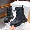 Сапоги, обувь для девочек, короткие зимние 2023 г., нескользящие кроссовки в британском стиле на молнии, модные детские ботильоны принцессы 230926