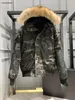 Parkas Coats erkek bayan tasarımcıları ceketler aşağı ceketler veste homme kış kürk kapüşonlu kıyafetler fourrure haritalar baskılı dış geyler tasarımcı kanada parkas