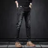 Herenjeans Trendy Zwart Grijs Casual Denim Merk Slim Fit Kleine Voeten Broek Koreaanse editie voor heren 230926