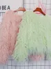 女性の毛皮のフェイクファーカラフルな暖かいフェイクレディースファーコートブラックホワイトピンクのぬいぐるみ女性ジャケットファー秋冬の毛む