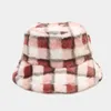 Berets Amazon Plaid Fisherman Hat Mulheres Faux Fur Skin-Friendly Balde Inverno Ao Ar Livre All-Matching Plush Tide