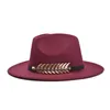 Beralar Vintage Classic Felt Jazz Fedora şapkası Büyük Brimmed Hat Cloche Kovboy Panama Kadınlar Erkekler Siyah Kırmızı Bowler Şapkası ve Bowler Hat 230926