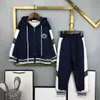 Autumn Cotton Set for Baby Fashion Kids Tracksuits Storlek 110-160 cm 2st Splice Design med Tie Up Hooded Jacket and Pants Sep 25