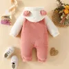 Strampler BeQeuewll Säuglingsbaby Winter Fuzzy Jumpsuit Bärenohr Schneeanzug Born Kapuzenspielanzug Warmer Mantel Langarm Verschluss Strampler 230925