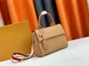 Designerpåsar Pures Woman Purse Chain Womens axelväska Handväskor äkta läder totes crossbody påsar purses kopplingspåsar