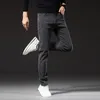 Męskie dżinsy 2023 Wiosna nowe mężczyźni regularne dopasowanie dymu szarość klasyczny styl biznesowy moda wysoka elastyczność dżinsowe spodnie męskie spodnie marki 230926