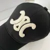 Бейсбольная кепка Мужская роскошь для классической шляпы C Бейсбольные мужские кепки Дизайнерские шапки Дуга Женская спортивная бейсболка для пар На открытом воздухе Солнцезащитная шляпа в стиле C Celi шляпа IHW1