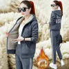 Piumino da donna a due pezzi Set invernale in pile con cappuccio Addensare calda tuta in lana di agnello Felpa con zip casual Plus Pantalone in velluto