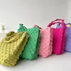Koreańska wersja nowej cukierki w kolorze małej kwadratowej torby kobiety wszechstronna niszowa konstrukcja dzianina torebka o dużej pojemności