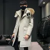 Męskie Down Parkas 2023 Zime nowi koreańscy mężczyźni Parka zagęszcza się nad kolanem długa męska kurtka modna moda futra kołnierzowa odzież uliczna L230926