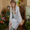Damen-Nachtwäsche, Vintage-Stil, lockeres Modal-Nachthemd, süßes Mesh-Nachthemd mit V-Ausschnitt, Feenspitze, langes Nachtkleid, romantische Prinzessinnen-Nachtwäsche
