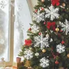 Weihnachtsdekoration, 30 Stück, weiße Schneeflocken-Ornamente, künstlicher Schnee, Glitzer-Schneeflocken, Weihnachtsbaum-Hängeanhänger, Party-Fensterdekoration