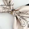 고급 패브릭 소형 사각형 스카프 간단한 스카프 유럽 브랜드 봄 새로운 미용 패션 의류 액세서리 절묘한 디자인 소녀 가족 선물 50x50cm r84m