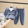 Kleidung Sets Streetwear Denim Sweatshirt Jungen Conjunto Langarm Pullover Tops Kinder Outfit Kinder Jogger Jeans Jogginghose 2 Stück Sets 230927