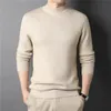 Herrtröjor Mrmt Brand Herrmästertröja Halva Turtleneck Mäntröjor Knit Pullovers för manlig ungdom Slim Knitwear Man Sweater 230927