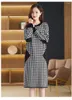 Robes décontractées Automne Hiver Plaid Tricoté Coton Midi Pull Robe Femmes Épais Chaud Vintage Top 2023 Élégant Moulante Pulls