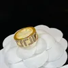 Mode guld bokstav ring bague för kvinna enkel personlighet party bröllopälskare gåva engagemang ringar smycken med låda nrj266u