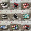 Stereo Sneaker Keychain Woman Men Kids Key Ring Gift Luxury Shoes Keychains Car Handbag Key Chain Basketball Shoes Key Holder225d