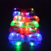 Pack Light Up Toy Party Favor Cadeau d'anniversaire LED Accessoires Glow Clignotant Bague Bracelets Lunettes Bar Noël Mariage Halloween