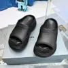 Tjock Soles Woman Sandal Rubber Luxury Platform Slipper Slipper Designer Pool Black Man Slide Leather Shoes Platform Foam Summer With Box