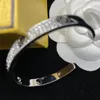 Bracciale ff Bracciale designer di gioielli Donne Diamond Gold Lettera F braccialetti da uomo Forma in acciaio Bangles in acciaio Fascile placcato per le donne uomini SJ81