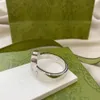Pierścień designerski Pierścień mody dla kobiet oryginalny projekt doskonałej jakości pierścień w kształcie miłości z pudełkiem cjeeweler dla męskich damskich276t
