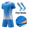 Utomhus tshirts vuxna fotbollströjor shorts socks1pair shin vakter kuddar barns fotbollskläder fotboll män träningssatser kläder 230926