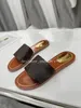 2023 Desinger tofflor Slide mode tryckt sandalbrun läderbokstäver Sandaler Kvinnor tofflor Slides Big Size35-41 med låda