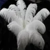 30-35cm DIYジュエリークラフトのための美しいダチョウの羽を作るウェディングパーティーの装飾アクセサリーウェディングデコレーションG1093296A