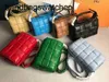 Bottegvenetas Cassettes Bags Crossbody Bag Bottegvenetassハンドバッグ大きなバッグ本物の新しい羊ピックアップ織り手枕メッセンジャーwロゴ