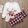 Tenues assorties pour la famille Pyjamas assortis pour la famille de Noël Adultes Enfants Tenues assorties pour la famille TopPants 2PCS Pyjamas de nuit de Noël Combinaison pour bébé 230927