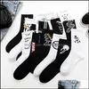 Pièces de chaussures Accessoires Mode Graffiti Hommes Femmes Chaussettes Coton Ins Harajuku Blanc Noir Sport Heureux Doux Tendance Drôle Streetwear Gi Dhvck