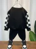 Kleidung Sets Oansatz Patchwork Sweatshirt Kinder Conjunto Print Bär Langarm Tops Jungen 2 Stück Sets Kinder Schnüren Jogger Hosen outfit 230927