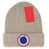 Designer beanie luxo gorro malhas chapéu temperamento versátil gorro chapéu de malha quente carta design chapéu presente de natal muito bom chapéu saco de pó 12 cores607