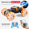 Carro de brinquedo com controle remoto elétrico 4WD Elétrico de alta velocidade Offroad Drift Controles remotos Carro acrobático 2.4G Sensor de gestos sem fio Luzes Relógio de spray de música remoto