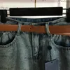 Pantaloncini firmati con cintura creativa Pantaloni jeans personalità hip-hop Pantaloncini Jean da donna Banchetto per feste Pantaloni corti di marca Abbigliamento