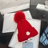 Beanie Pom Pom Tasarımcı Beanie Erkekler Monclair Şapka Ağır Örgü Beanie Kadınlar için Bir Sahte Kürk Pom Pom Casquette Bonnet Beanies