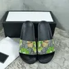Projektant slajdów męskie kapcie Letni sandał plażowy zjeżdżalnia płaska platforma damskie buty mody domowe klapki klapki pasiastki tygrysa pszczoła
