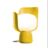 Lâmpadas de mesa Designer italiano Pétala Lâmpada Macaron Cor para decoração de quarto Personalidade Estudo Leitura Iluminação LED ao lado