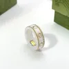 Diseñadores Alfabeto Cerámica Hombres Anillo Mujeres Planeta Anillos Diseñador de moda Marca de lujo Alfabeto Joyería Mujeres hombres Boda G239282PE-3